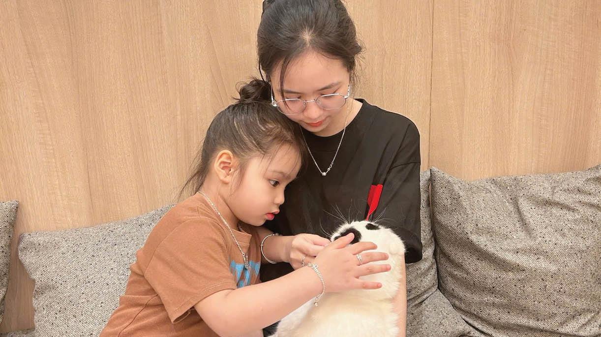 Thư giãn cùng cà phê  mèo