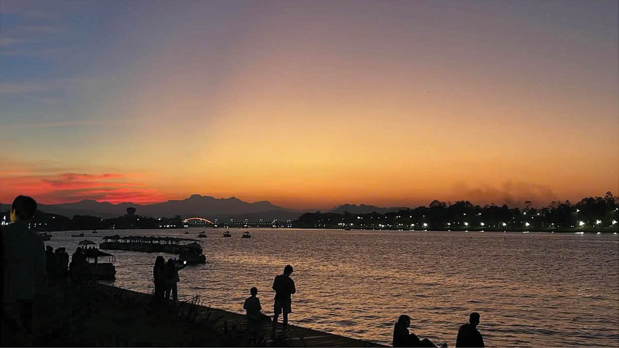 Nhịp sống ở Huế qua góc nhìn của người trẻ