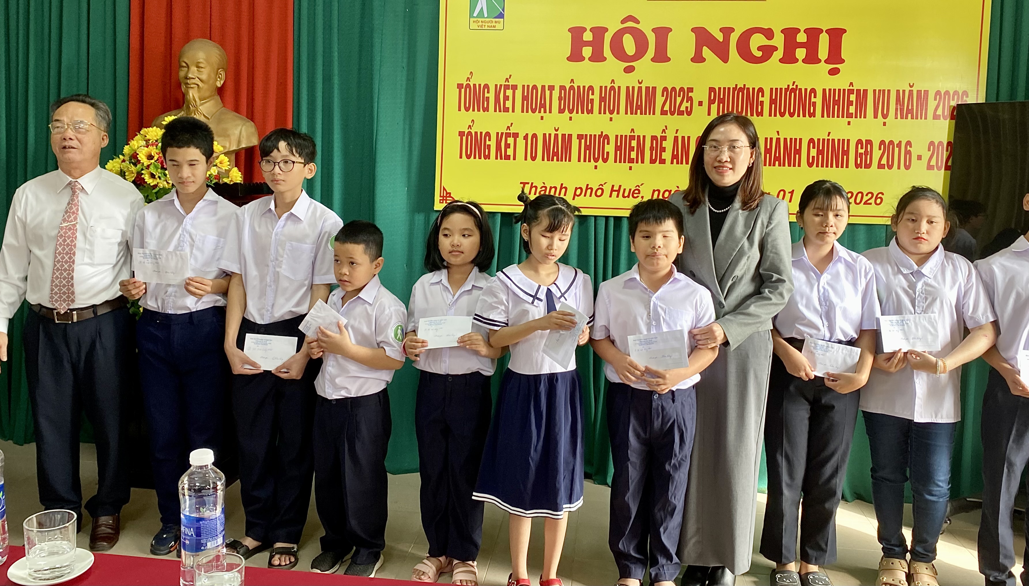 Đồng hành cùng người khiếm thị