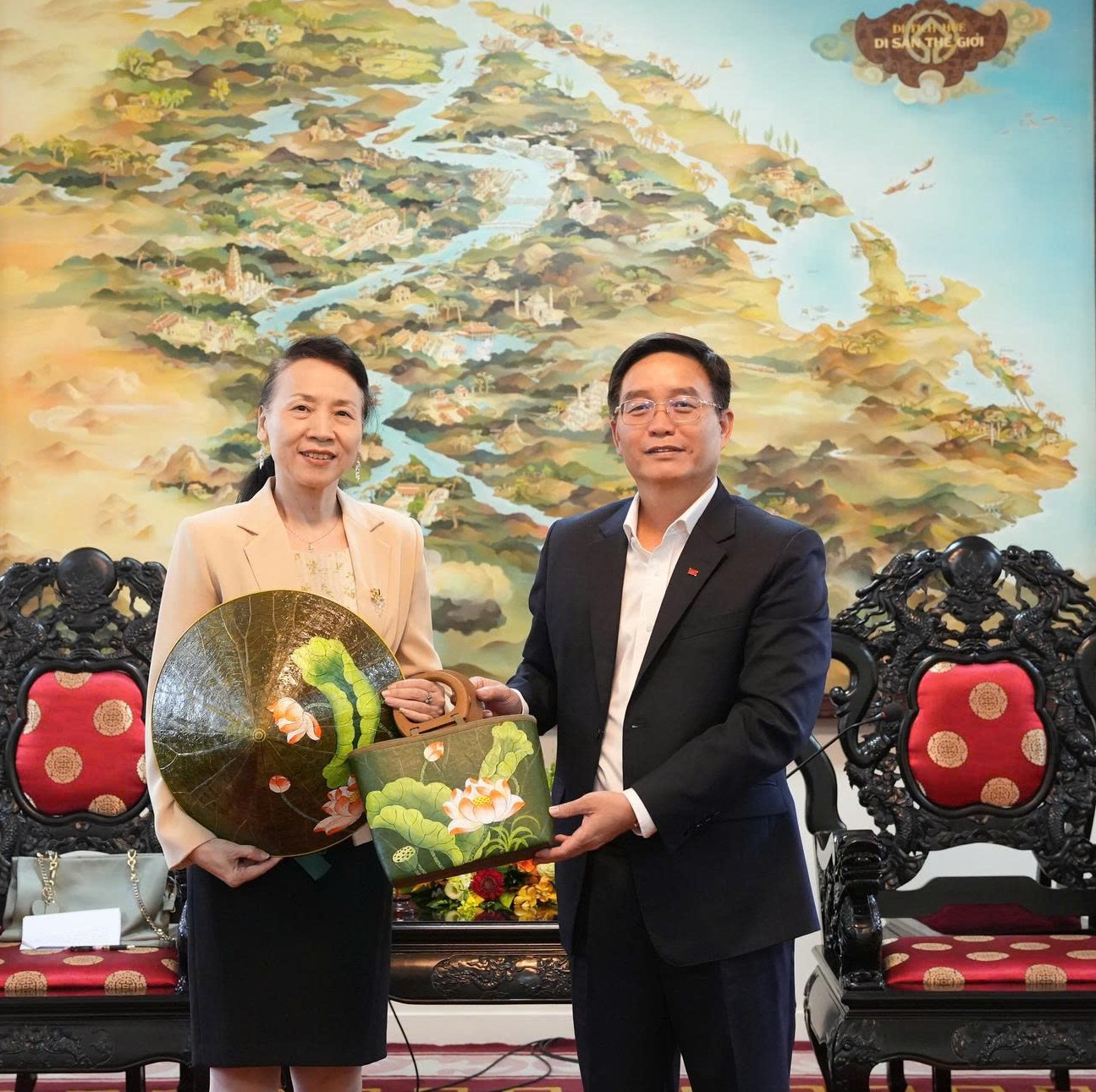 Lãnh đạo thành phố Huế tiếp và làm việc với Tổng Lãnh sự Trung Quốc tại Đà Nẵng