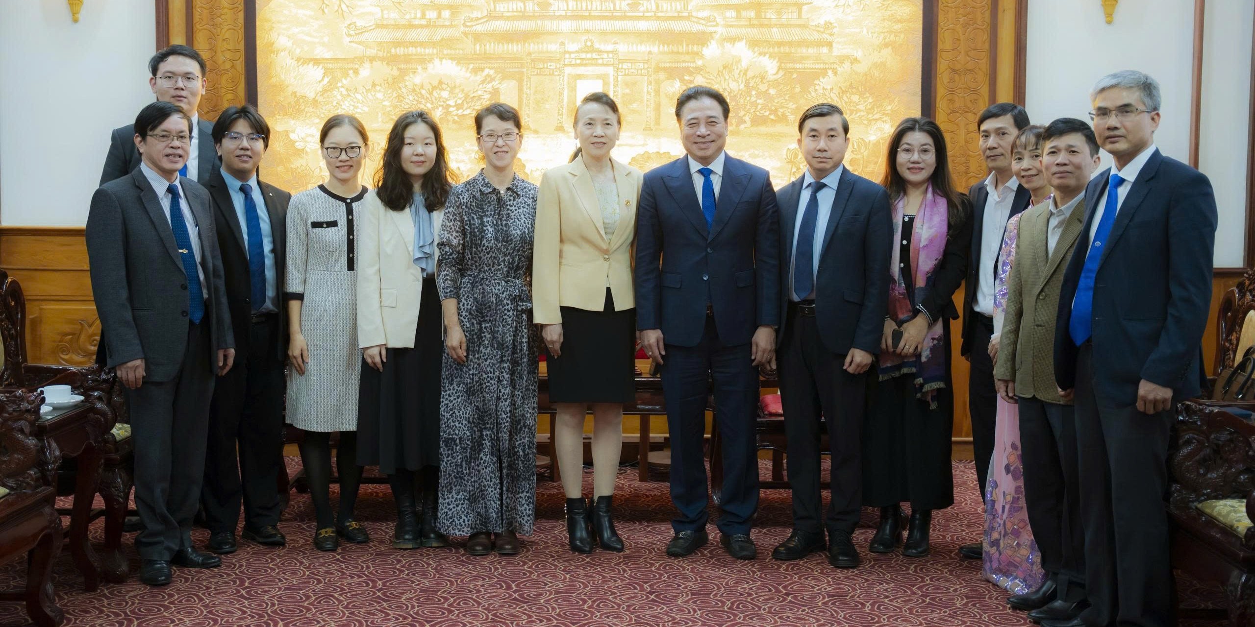 Lãnh đạo thành phố Huế tiếp và làm việc với Tổng Lãnh sự Trung Quốc tại Đà Nẵng