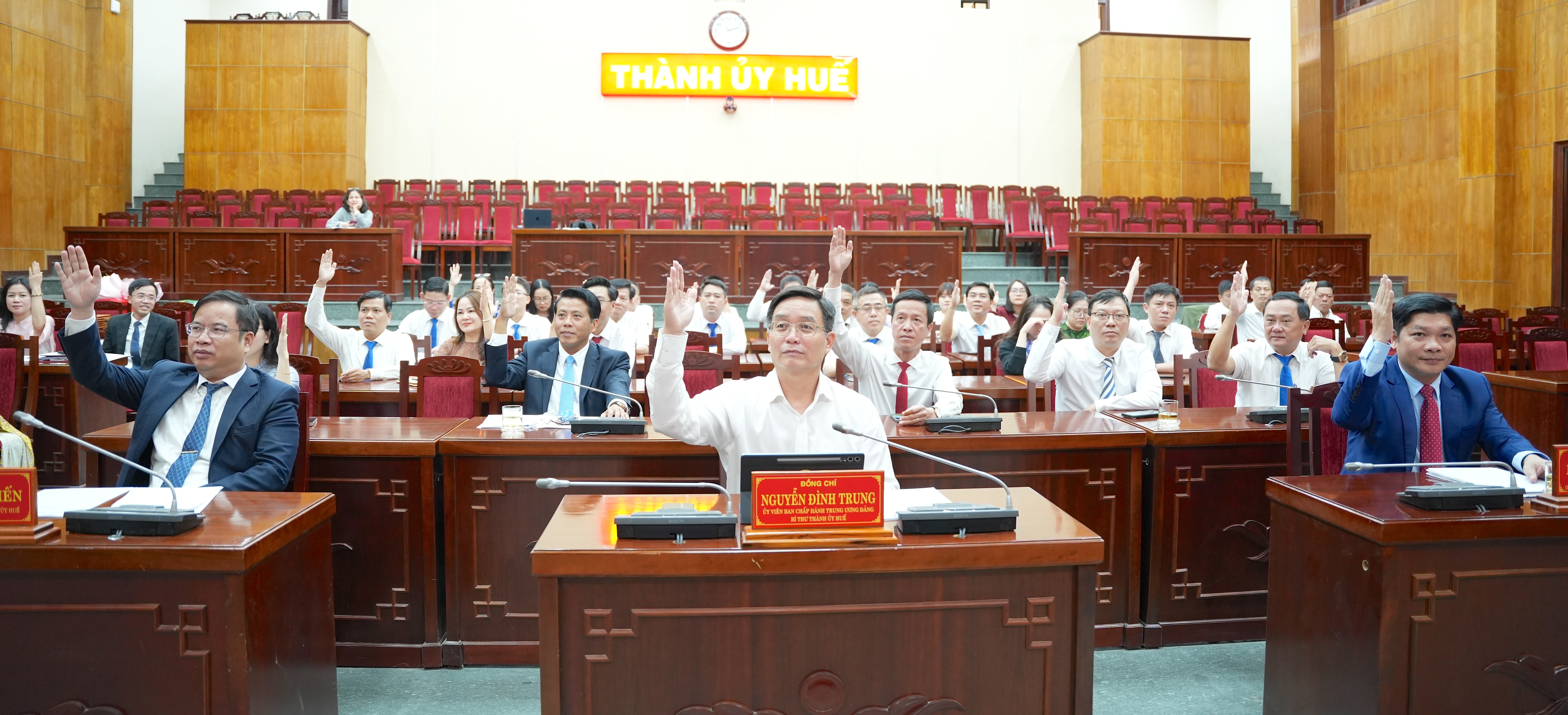 Lấy ý kiến cử tri nơi công tác đối với người được giới thiệu ứng cử ĐBQH và HĐND thành phố