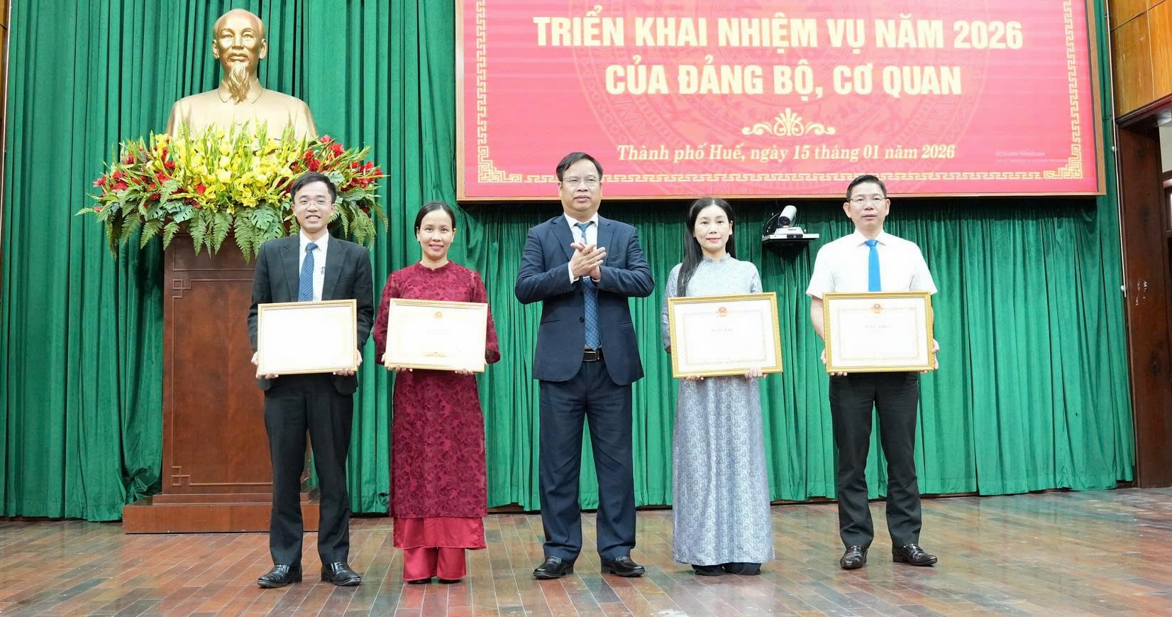 Tiên phong thực hiện tinh giản tối thiểu 15 văn bản hành chính