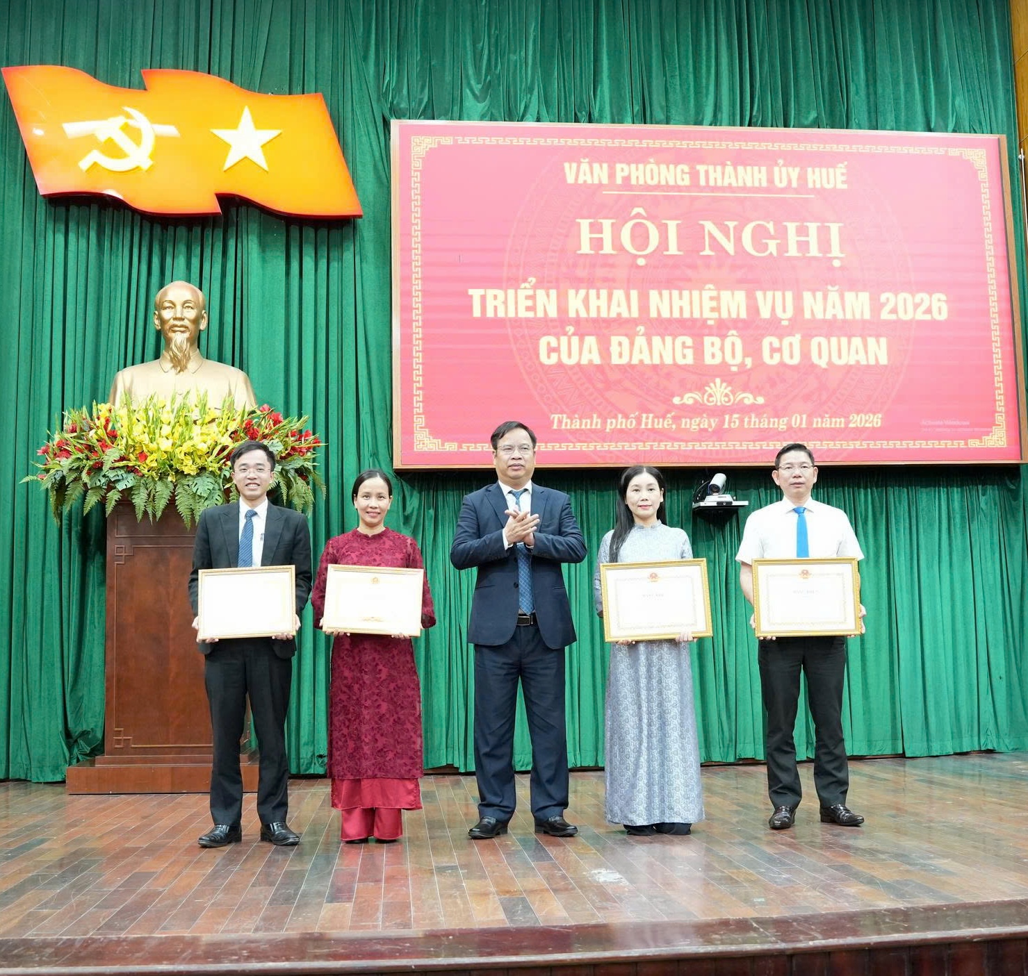 Tiên phong thực hiện tinh giản tối thiểu 15 văn bản hành chính