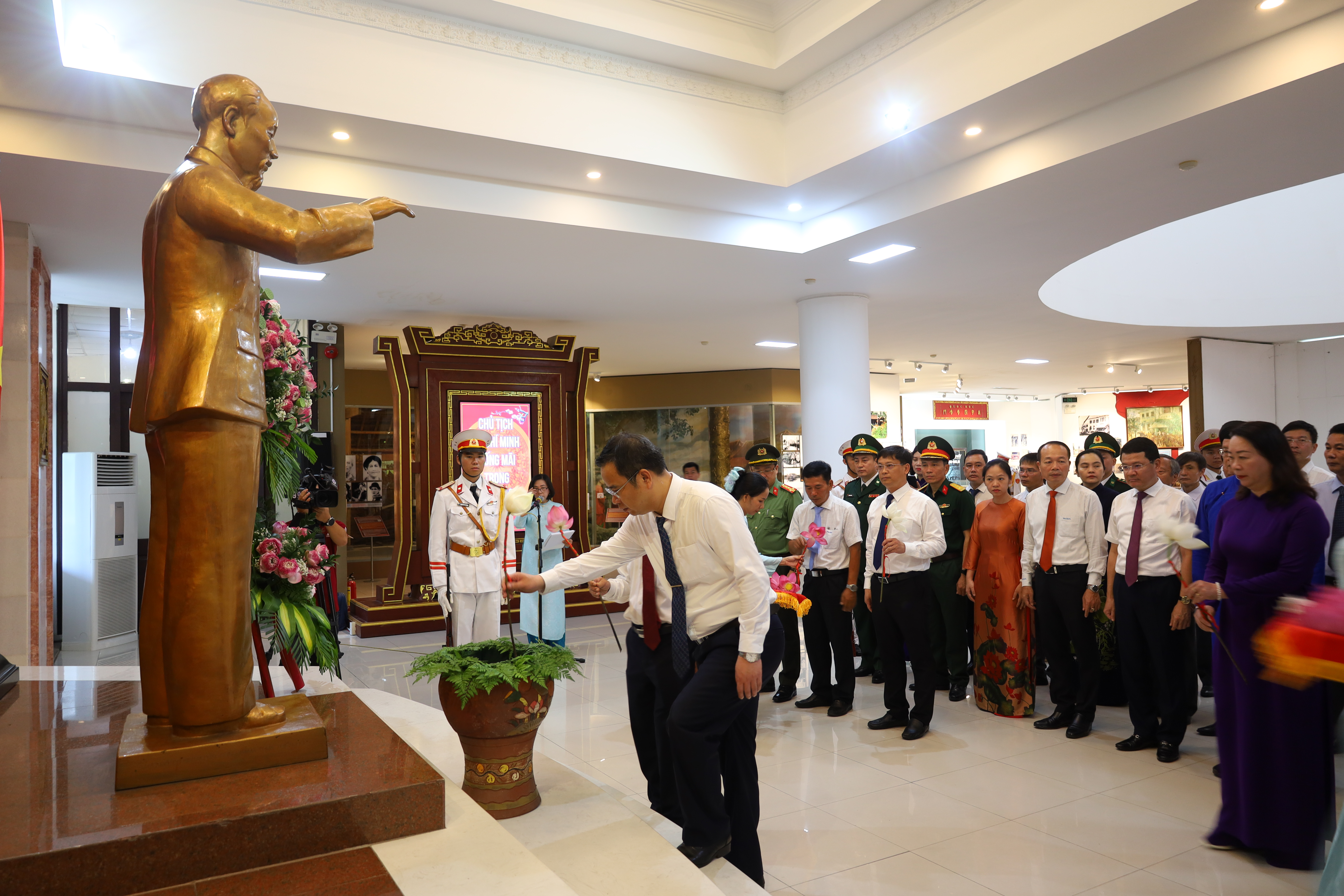 Phát huy giá trị di sản Chủ tịch Hồ Chí Minh ở Huế