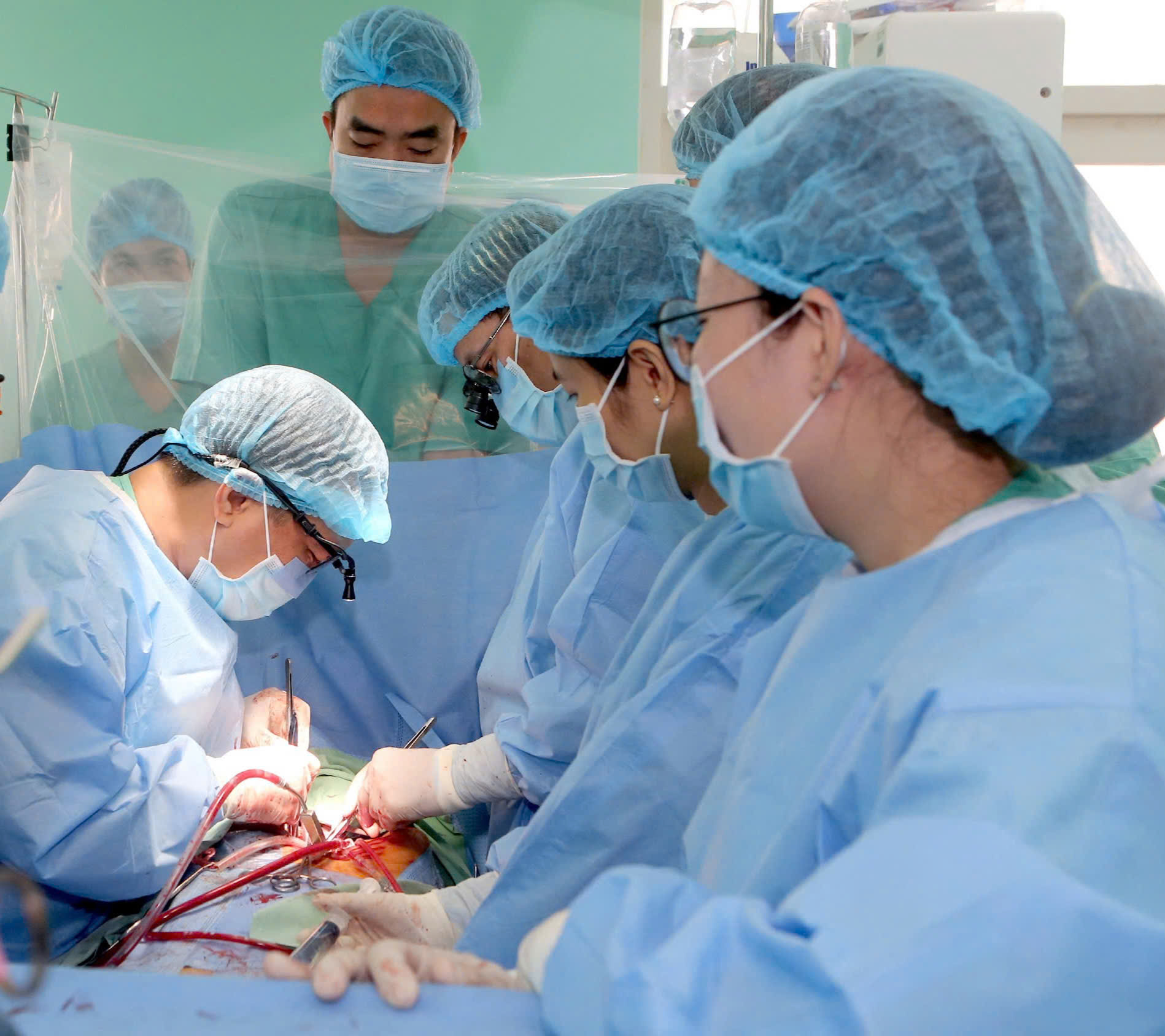 Đẩy mạnh ứng dụng công nghệ số trong khám chữa bệnh, quản lý và điều hành