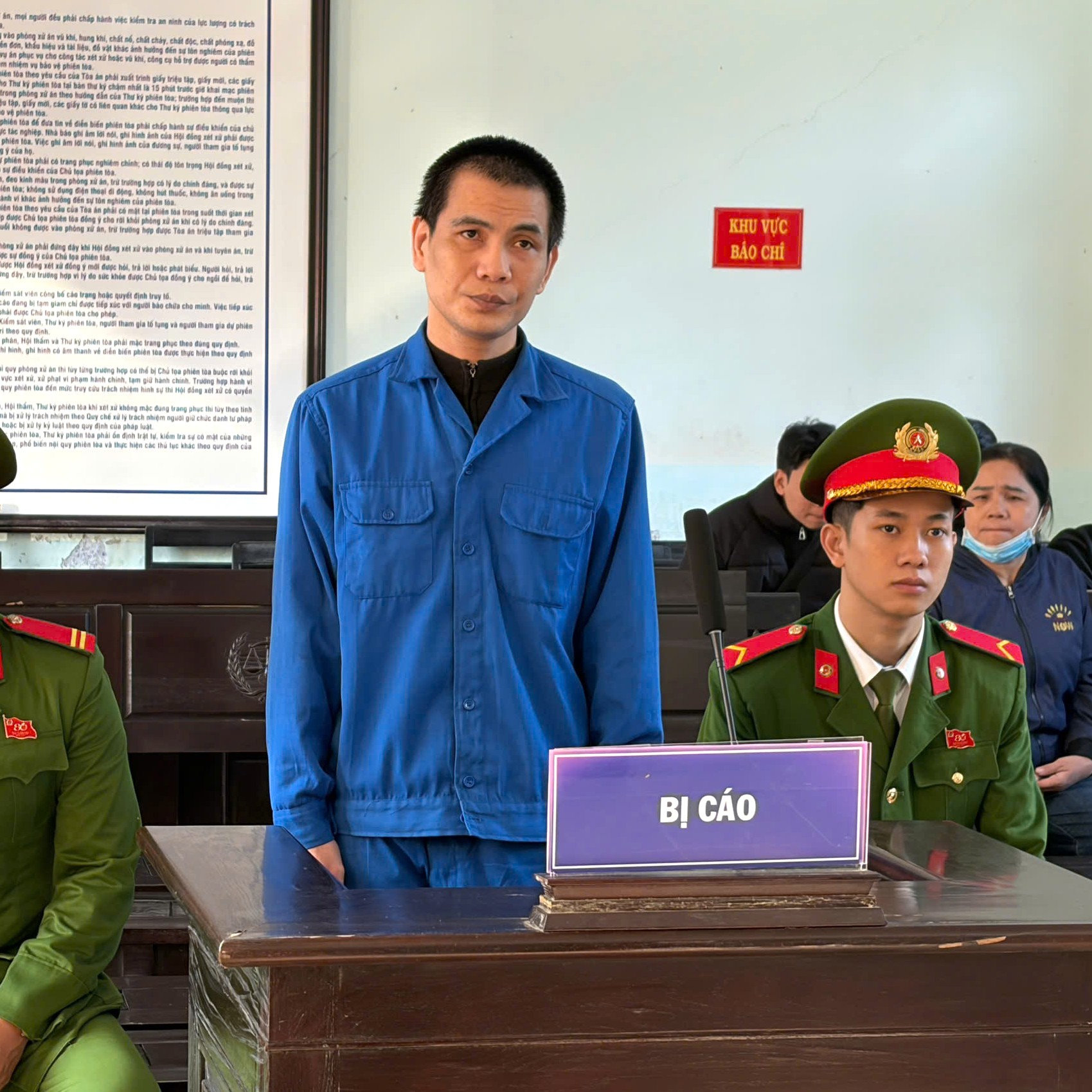 Không trả tiền xe, dùng kéo đâm người Lĩnh 9 năm tù