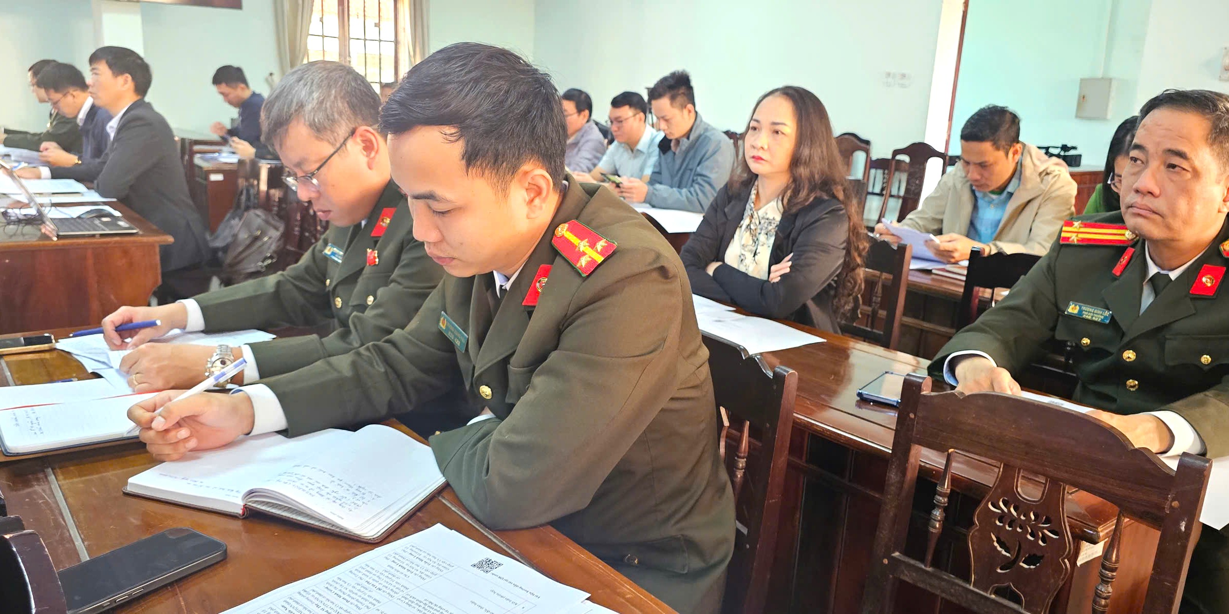 Trang bị nghiệp vụ bầu cử đại biểu Quốc hội khóa XVI và HĐND các cấp