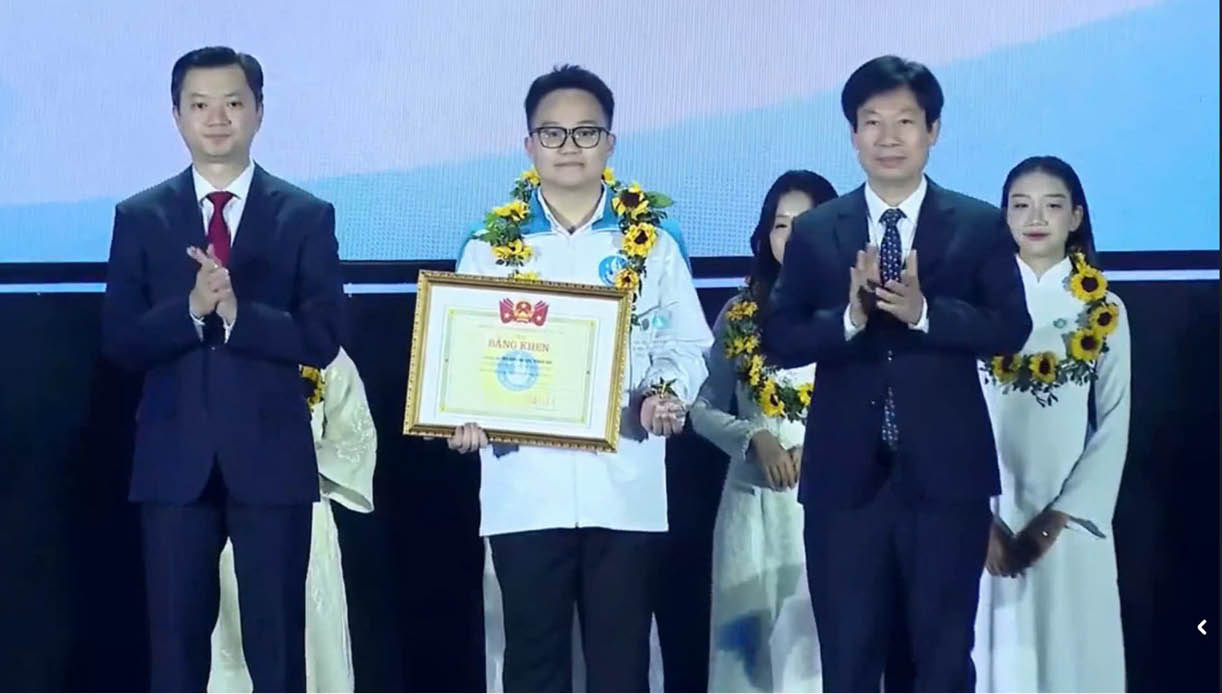 Thêm một “Sao Tháng Giêng”