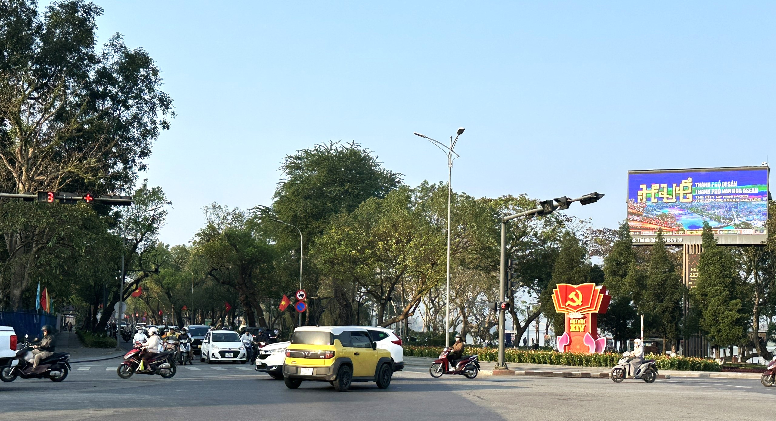 Nhận diện và đấu tranh, phản bác các luận điệu sai trái, xuyên tạc