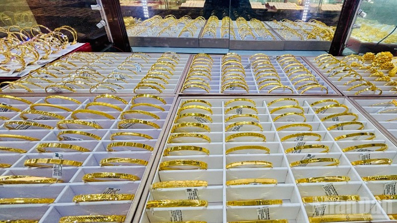 Giá vàng ngày 19 1 Trong nước, thế giới tăng “phi mã” lên các mức kỷ lục mới