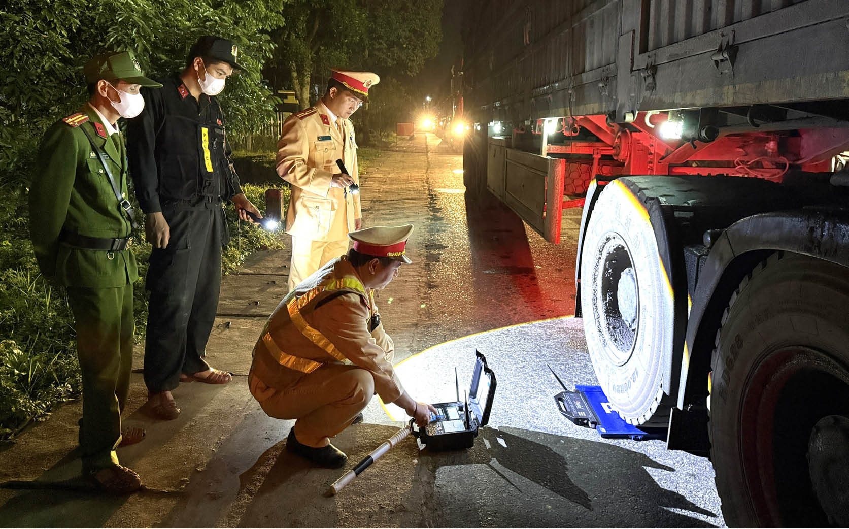 Nhiều giải pháp kéo giảm tai nạn giao thông