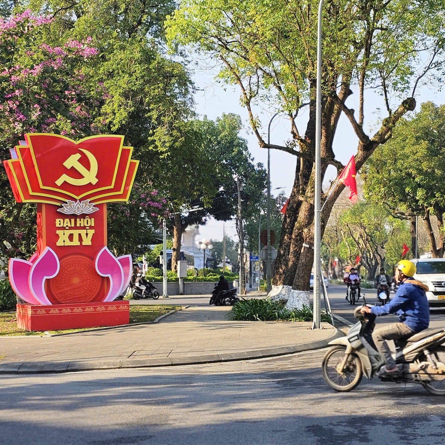 Chào mừng Đại hội Đảng từ những việc đời thường