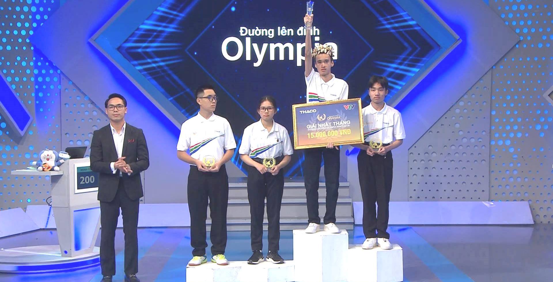 Hoàng Anh Minh đưa Trường THPT Nguyễn Huệ trở lại vòng thi Quý Olympia