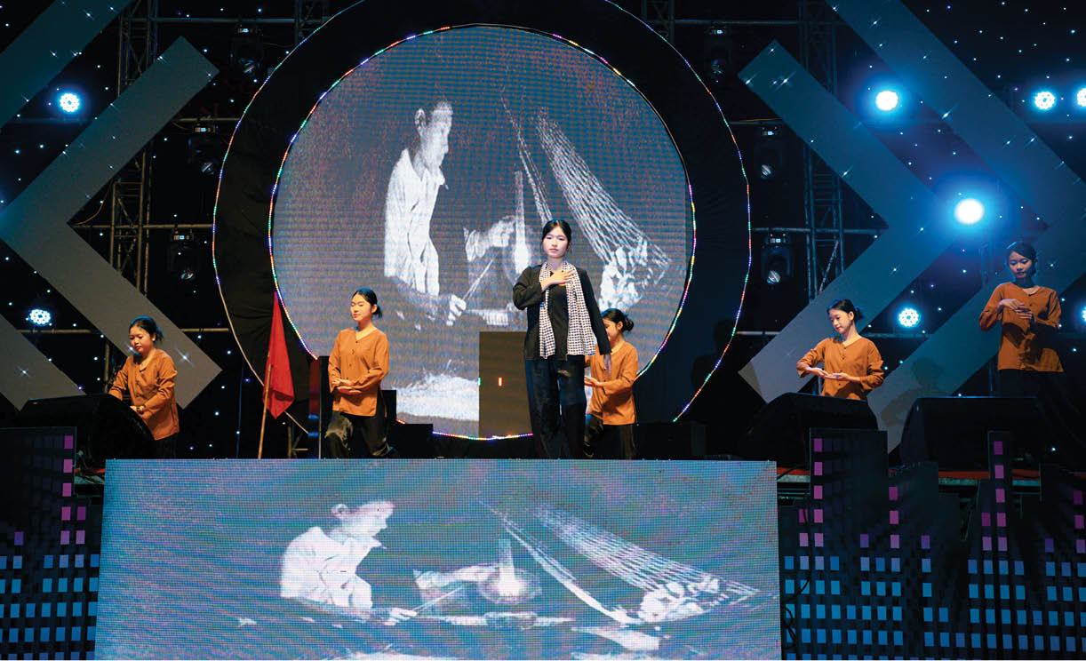 Sân khấu nơi học đường