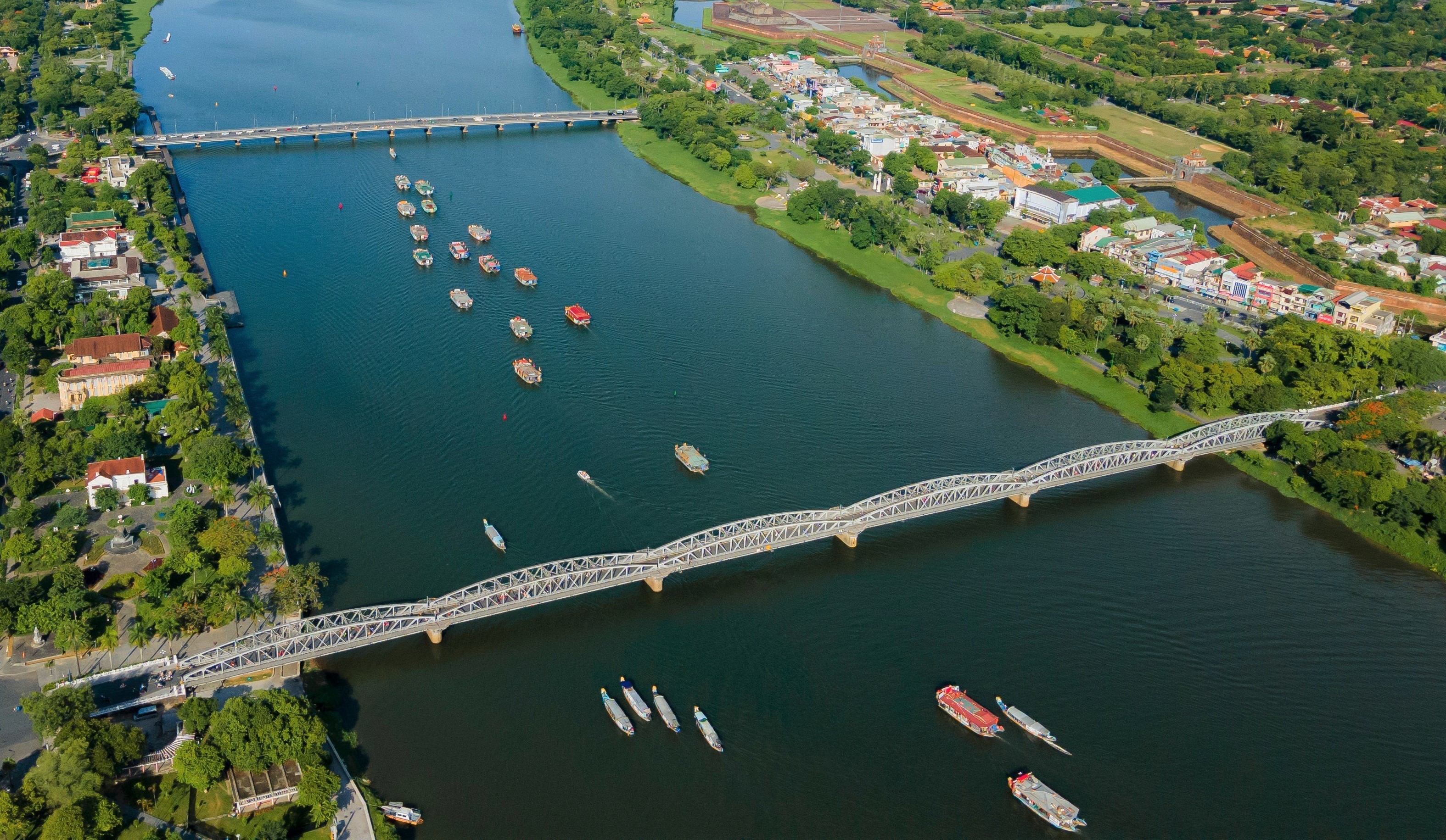 Thành phố Huế xây dựng đô thị di sản, Trung tâm văn hóa - du lịch đặc sắc tầm cỡ quốc tế