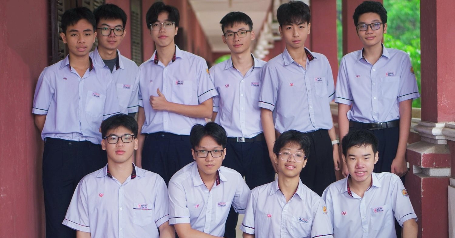 5 học sinh Trường THPT Chuyên Quốc Học - Huế được chọn vào đội dự tuyển thi quốc tế