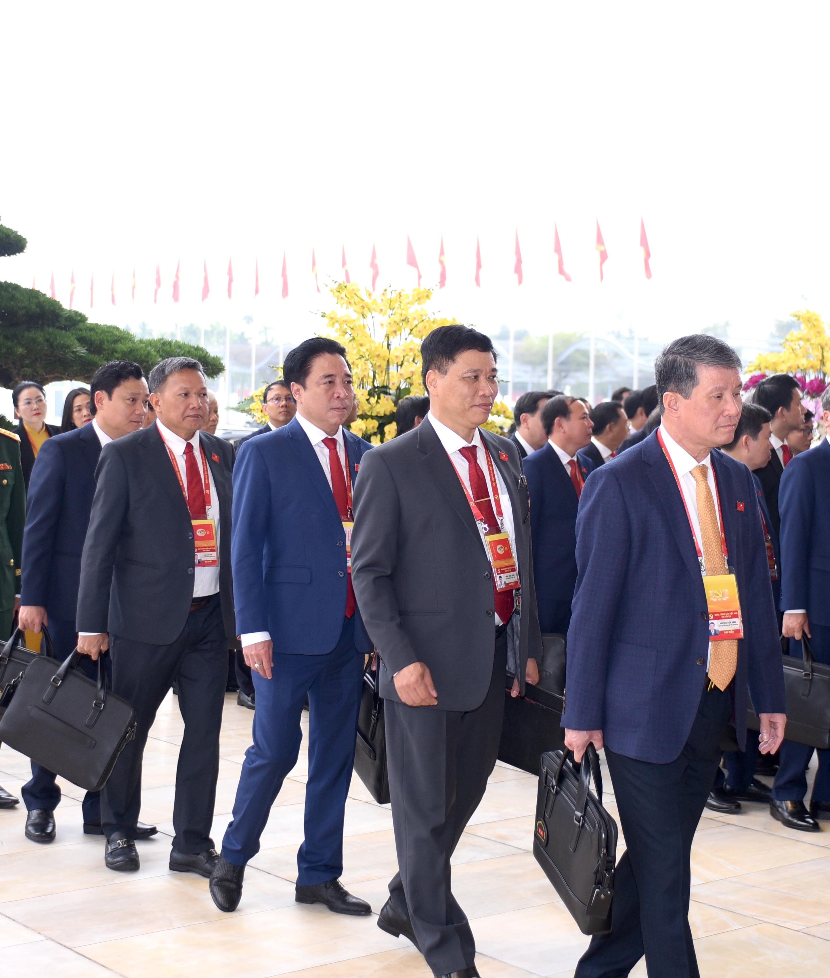 Hoạt động của đoàn đại biểu TP Huế trong phiên khai mạc Đại hội đại biểu toàn quốc lần thứ XIV của Đảng