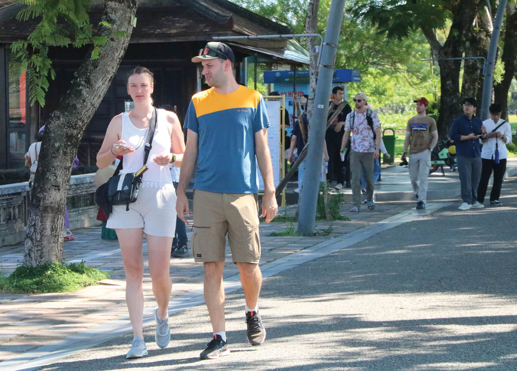 Cẩn trọng trước chiêu trò lừa đảo tinh vi du lịch dịp Tết