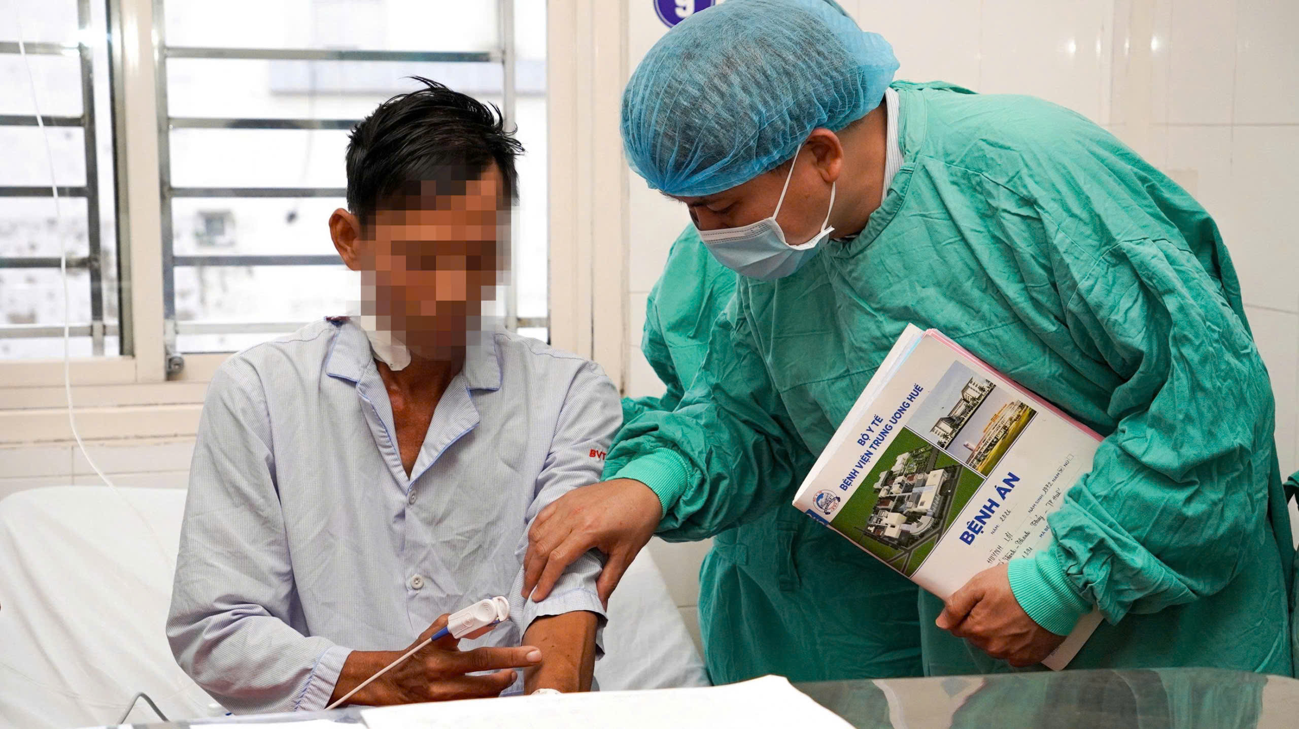 Cắt thận đa nang và ghép thận đồng thời lần đầu tiên tại Việt Nam