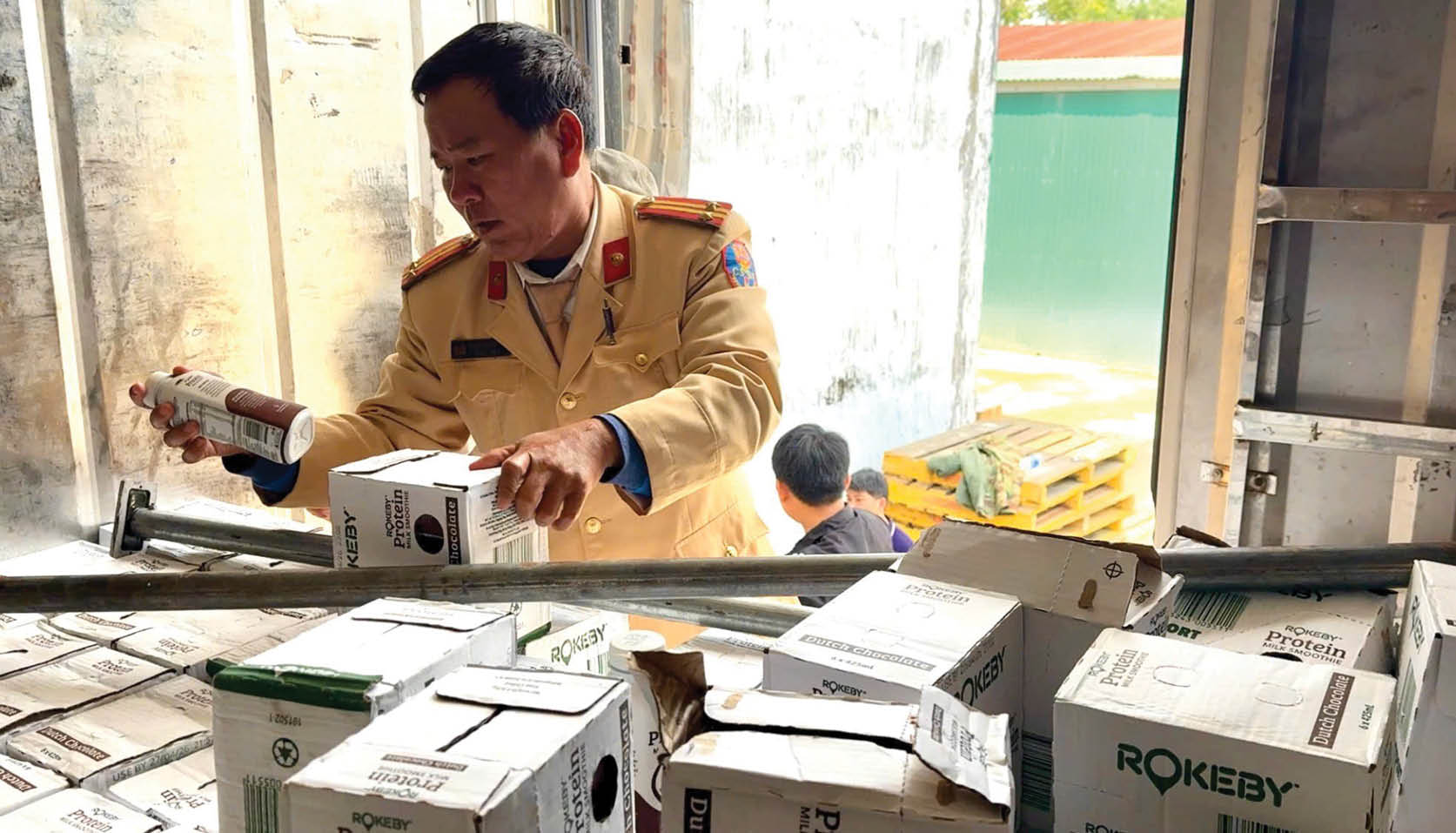 Tuần tra, kiểm soát bảo đảm an toàn giao thông dịp Tết