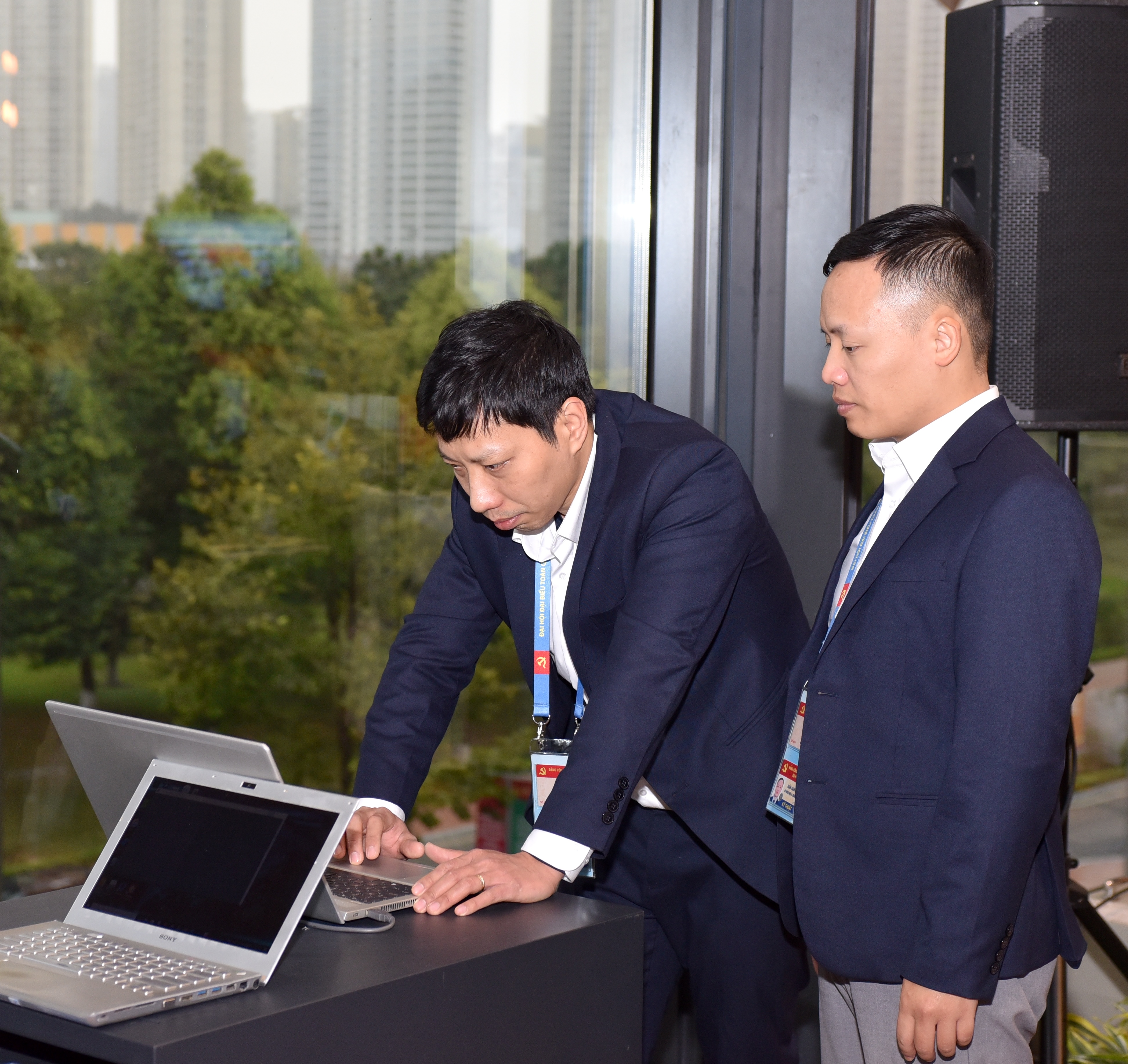 Thầm lặng góp thành công cho Đại hội