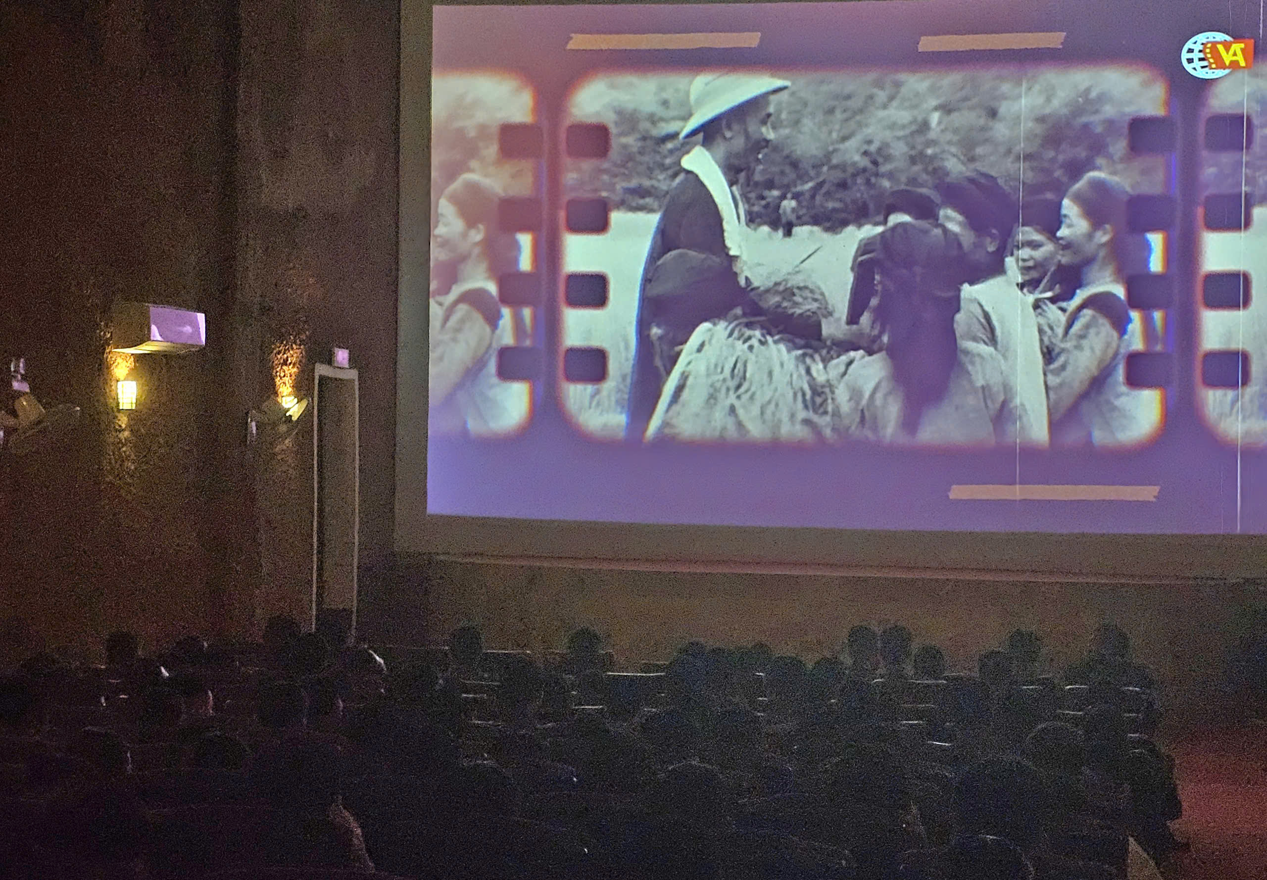 Đẩy mạnh đưa văn hóa về cơ sở