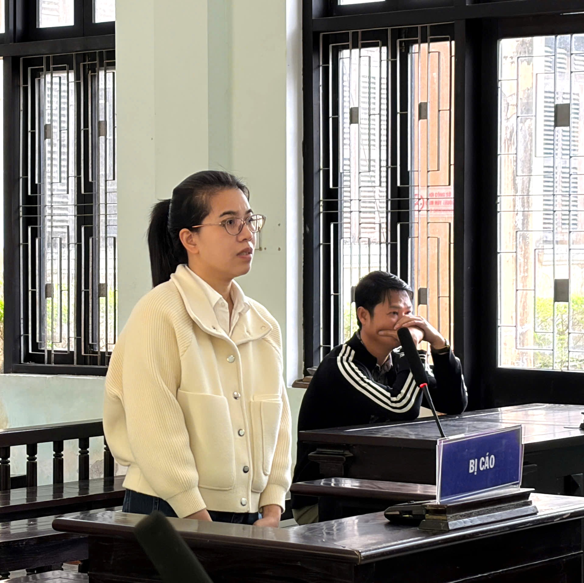 Lừa “chạy tại ngoại”, chiếm đoạt 300 triệu đồng