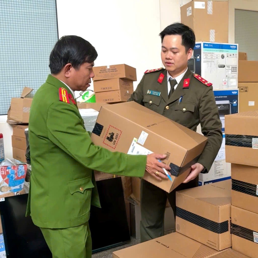 Trang cấp đồng bộ thiết bị, trang phục hoạt động công an cơ sở