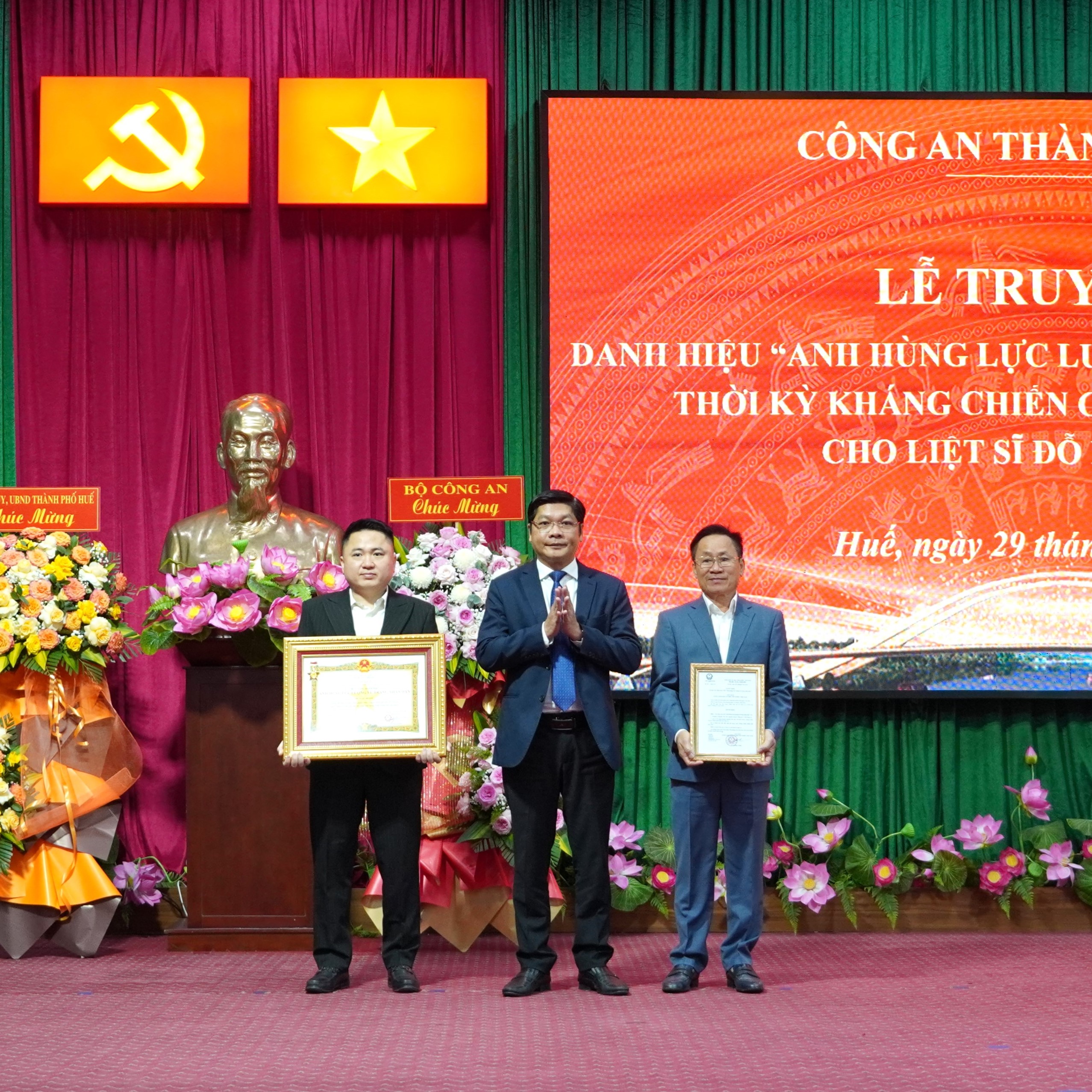 Truy tặng danh hiệu “Anh hùng Lực lượng vũ trang nhân dân” cho liệt sĩ Đỗ Ngọc Huyền