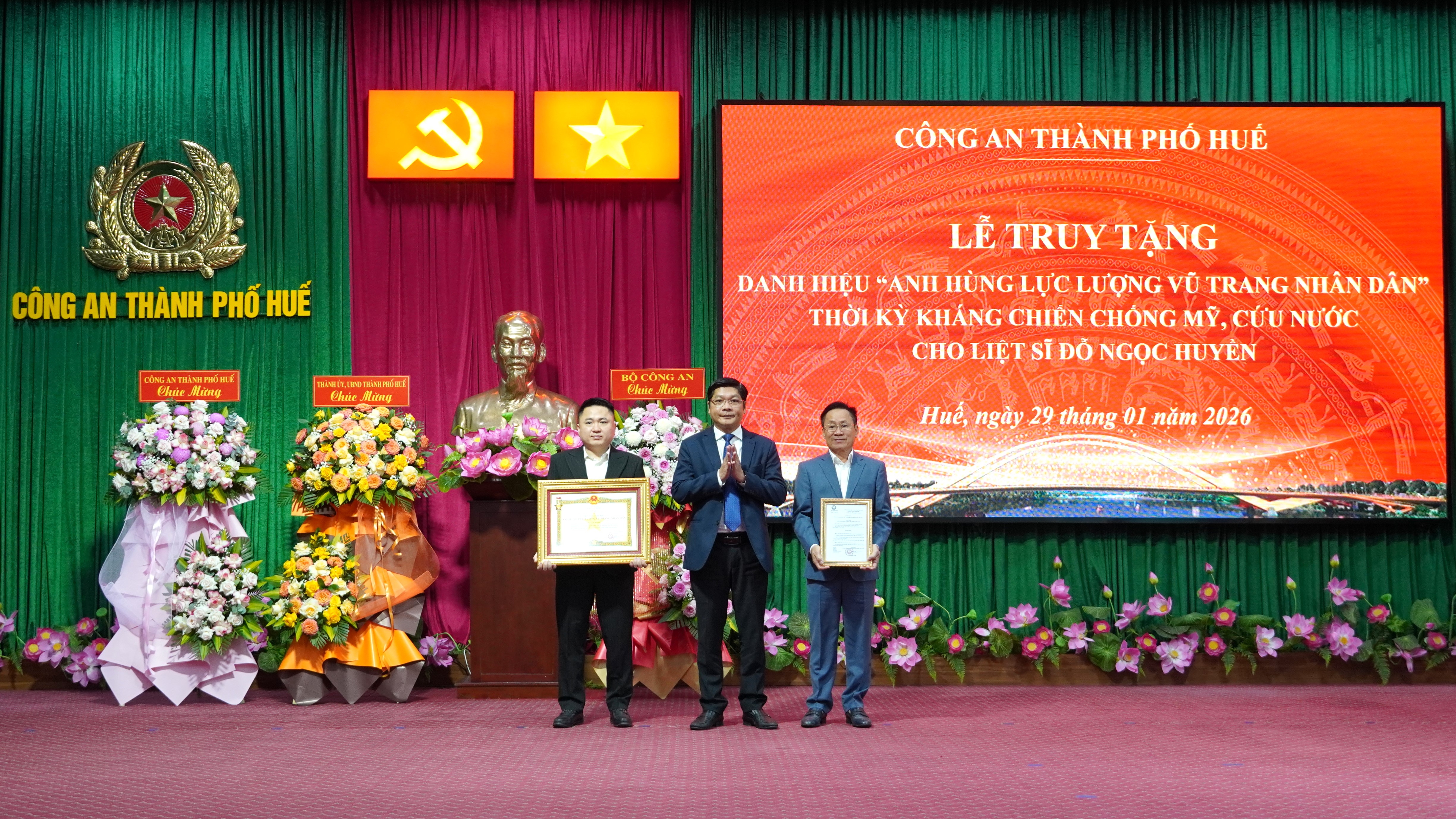 Truy tặng danh hiệu “Anh hùng Lực lượng vũ trang nhân dân” cho liệt sĩ Đỗ Ngọc Huyền