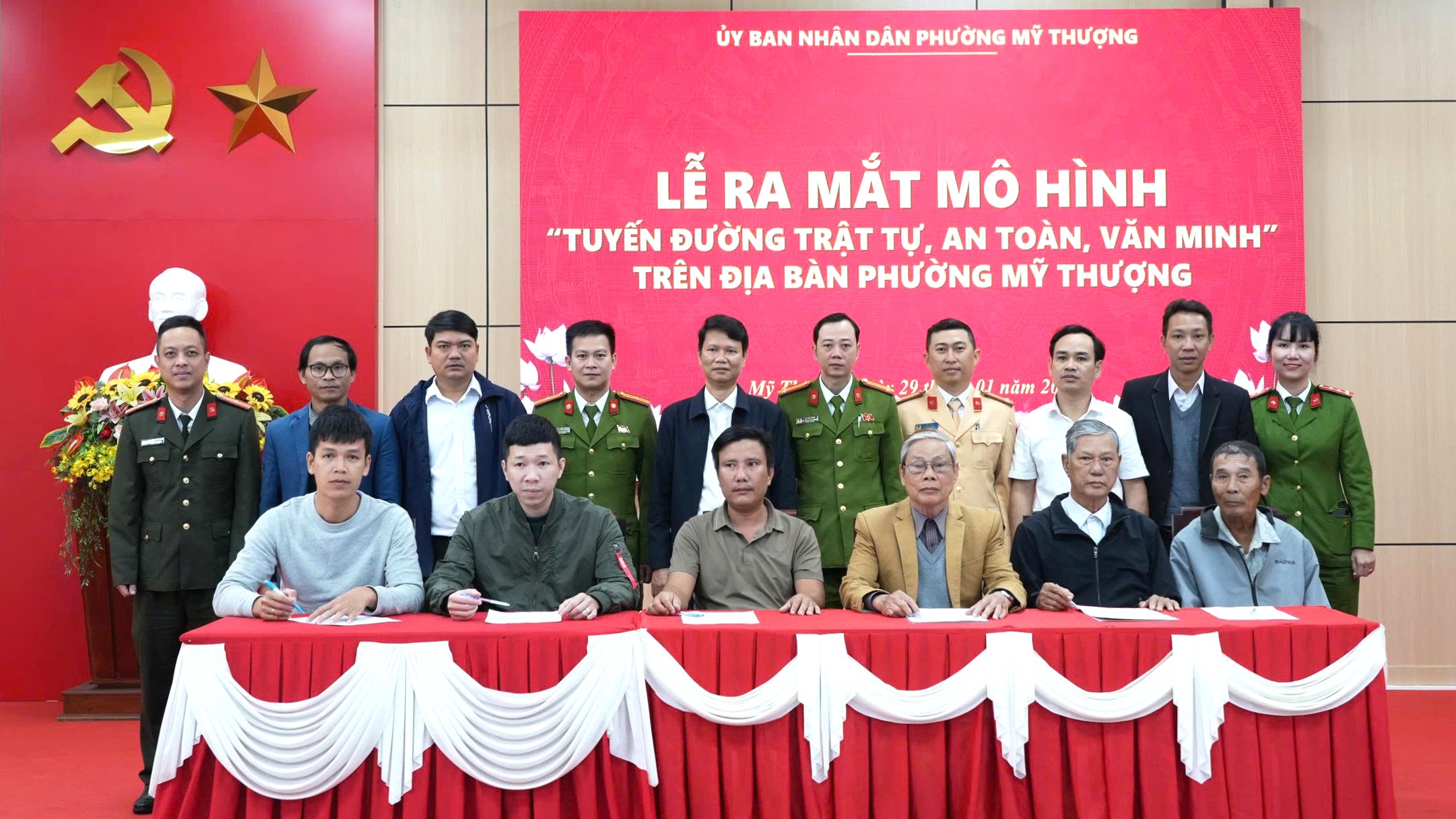 Ra mắt mô hình “Tổ tự quản tuyến đường Phạm Văn Đồng bảo đảm trật tự, văn minh đô thị”