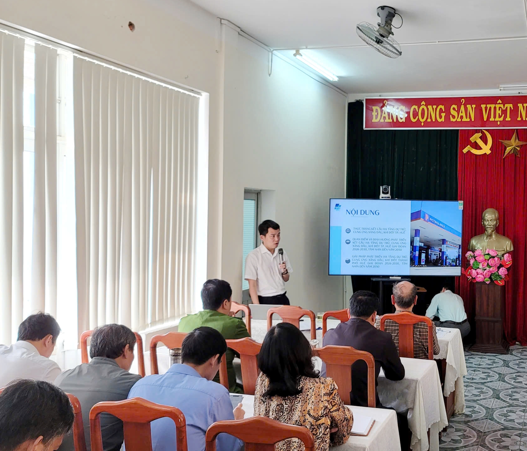 Công bố phương án phát triển kết cấu hạ tầng dự trữ, cung ứng xăng dầu