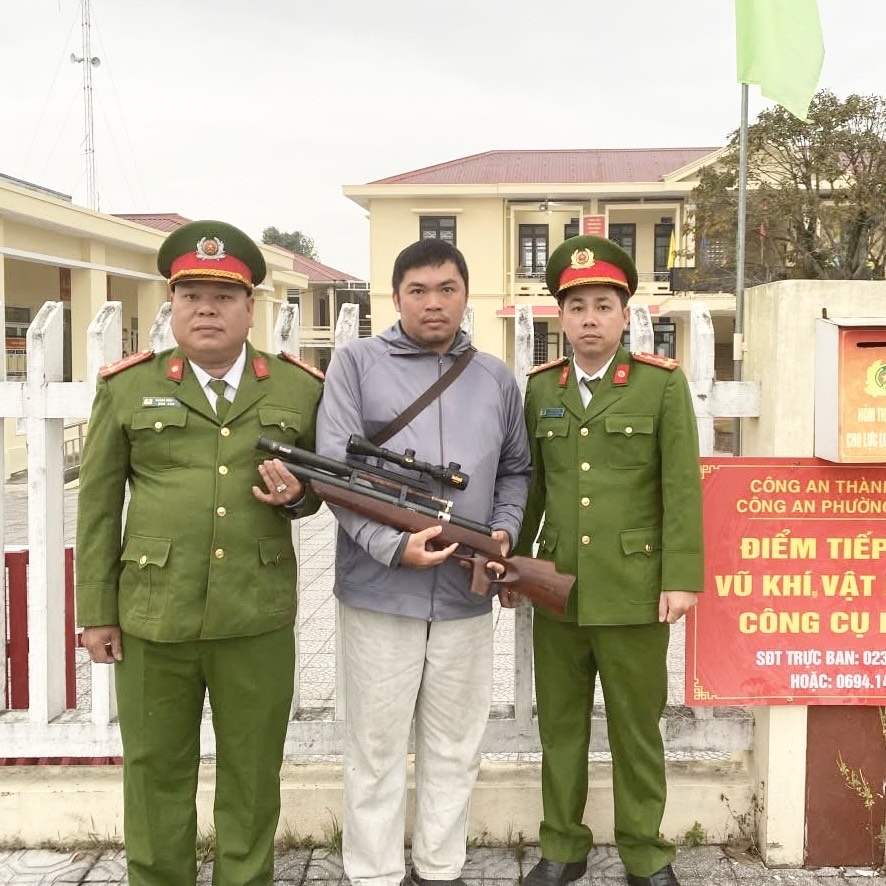 Kêu gọi toàn dân giao nộp, tố giác vi phạm về vũ khí, vật liệu nổ và pháo