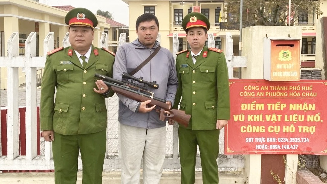 Kêu gọi toàn dân giao nộp, tố giác vi phạm về vũ khí, vật liệu nổ và pháo