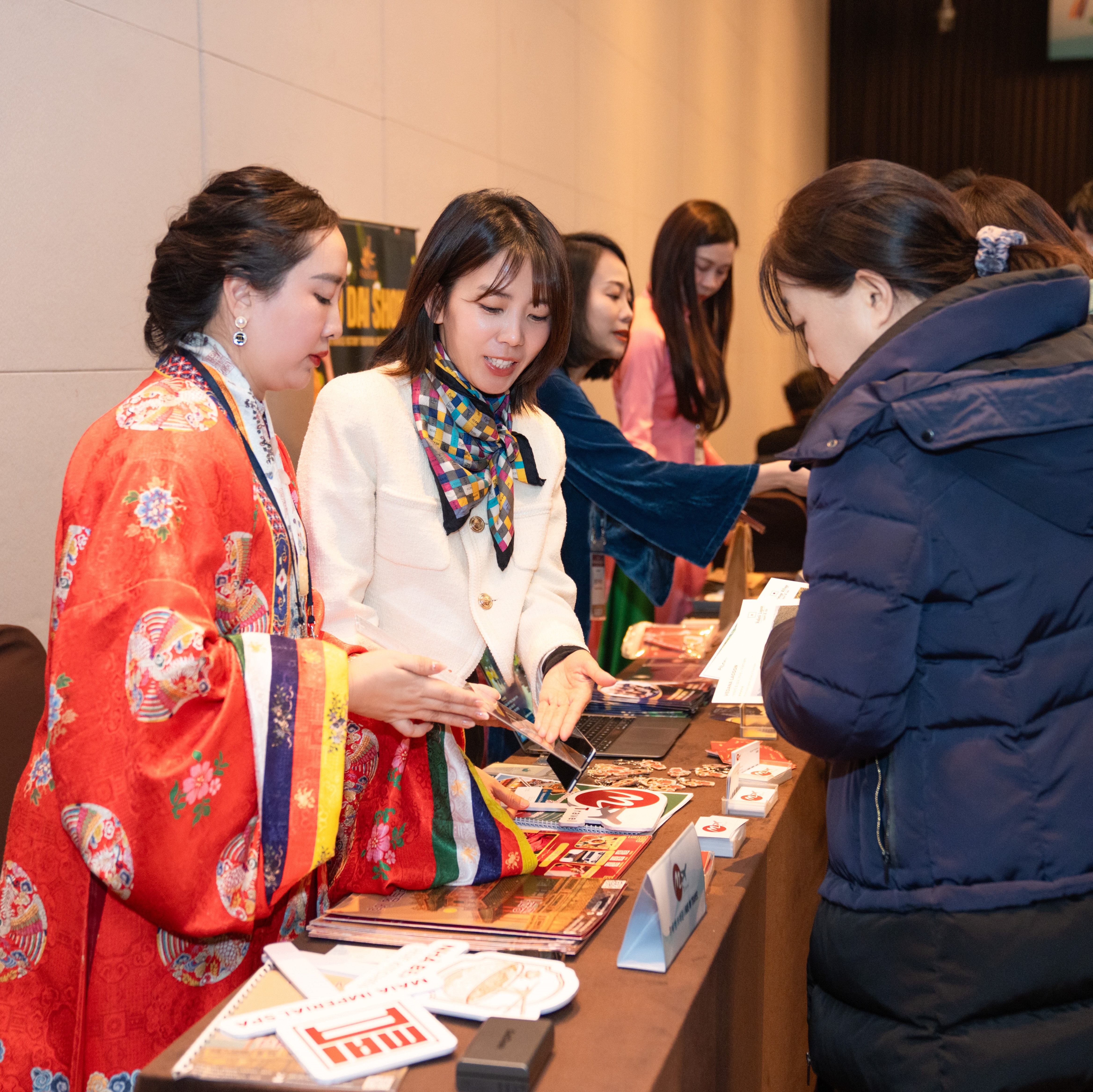 Giới thiệu du lịch và xúc tiến mở đường bay Hàn Quốc - Huế