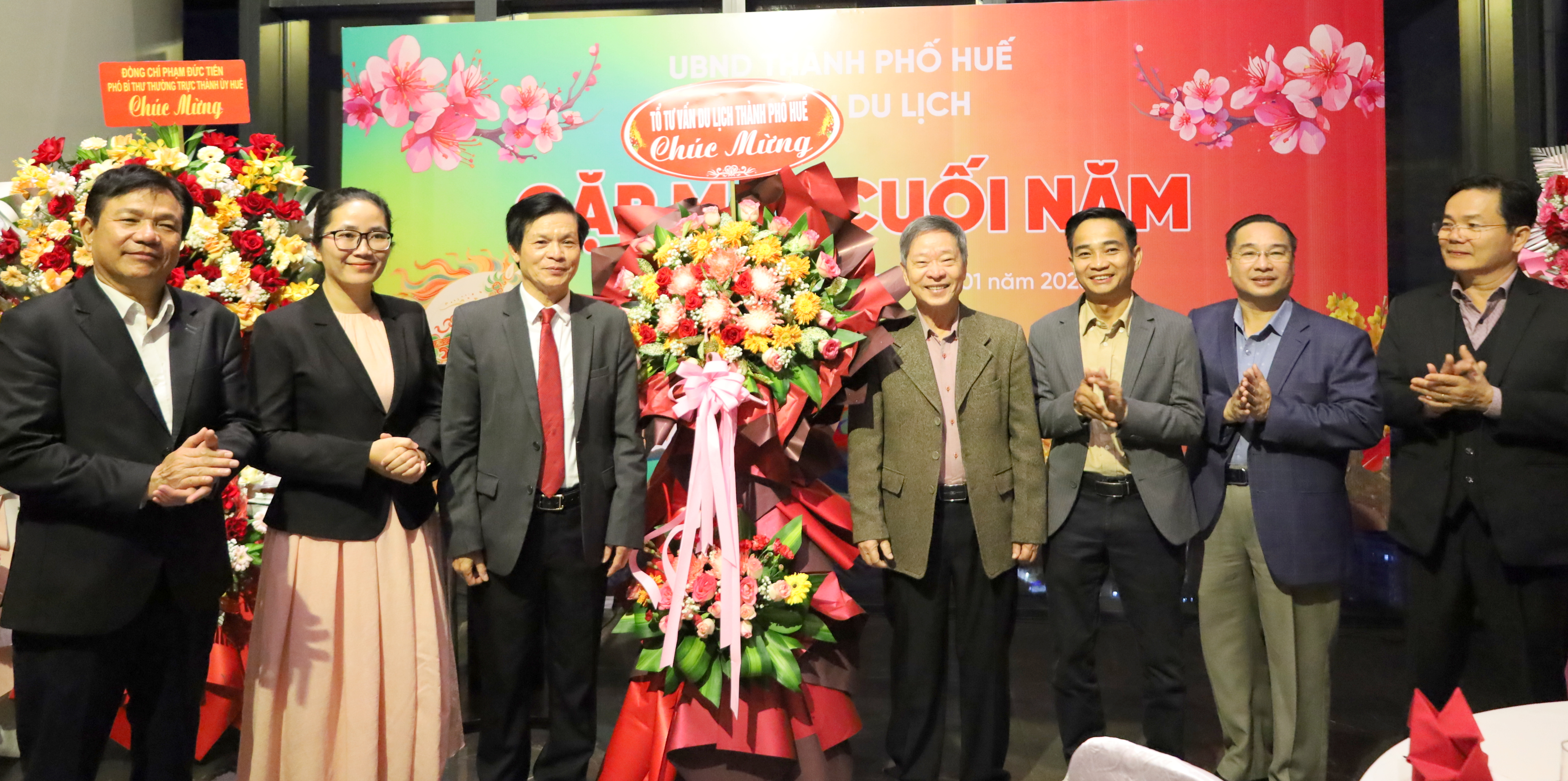 Xúc tiến thị trường, nâng cao chất lượng dịch vụ du lịch