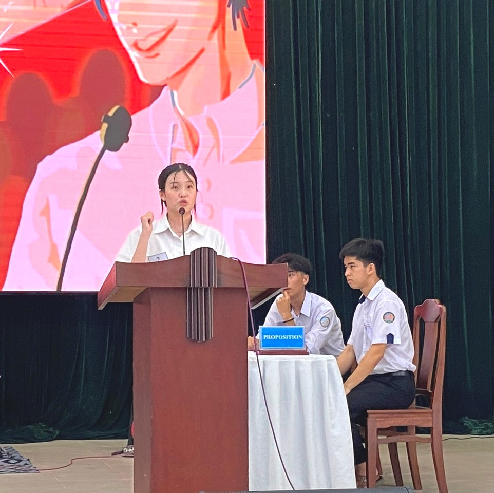 Hơn 100 học sinh THPT tham gia cuộc thi tranh biện tiếng Anh cấp thành phố
