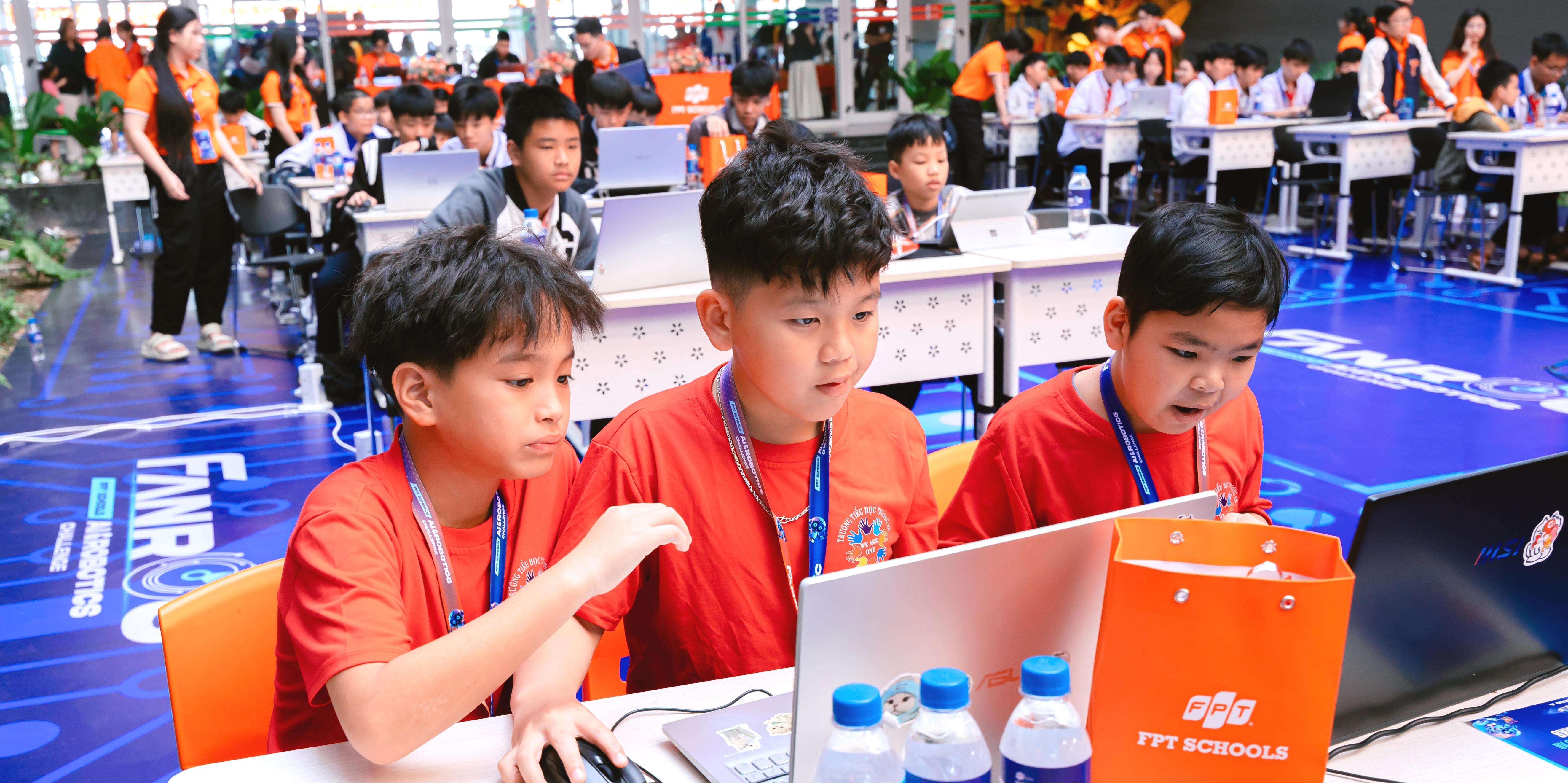 Hơn 3 000 người tham gia Ngày hội Open STEM Day 2026