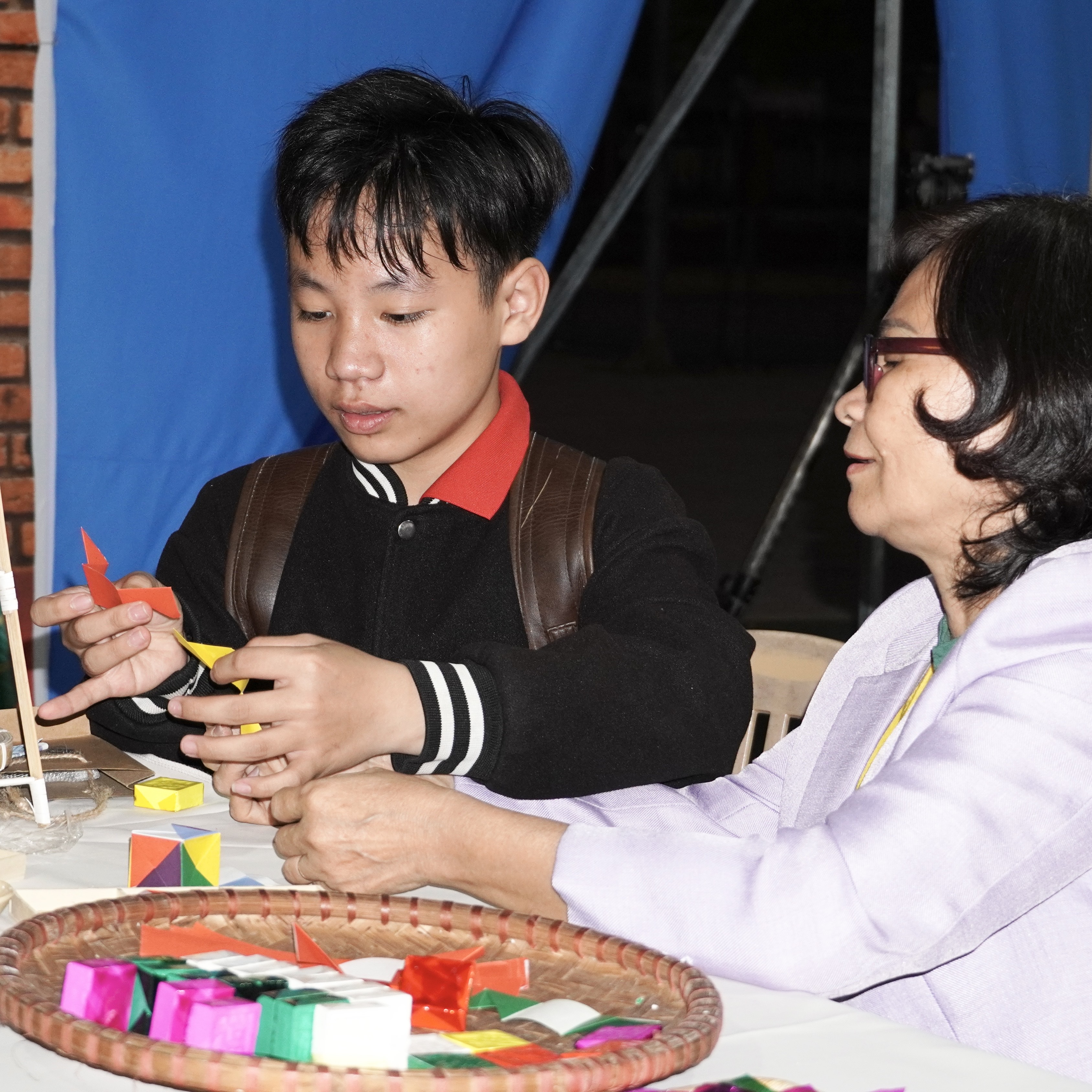 “Hương xuân đất Việt” lan tỏa không gian Tết cổ truyền giữa lòng Huế