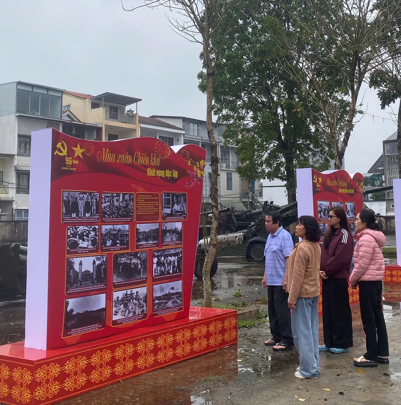 96 năm dưới lá cờ vẻ vang của Đảng - Huế cùng đất nước vào Xuân