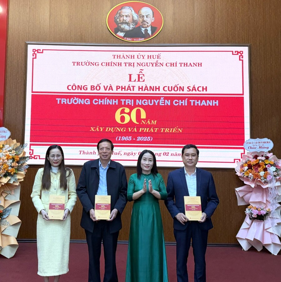 Ra mắt cuốn sách “Trường Chính trị Nguyễn Chí Thanh - 60 năm xây dựng và phát triển”
