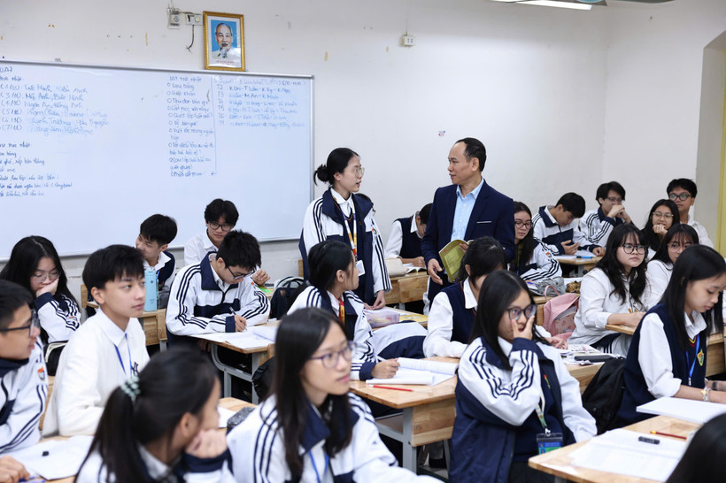 Nhà giáo không được phân biệt đối xử giữa những người học dưới mọi hình thức