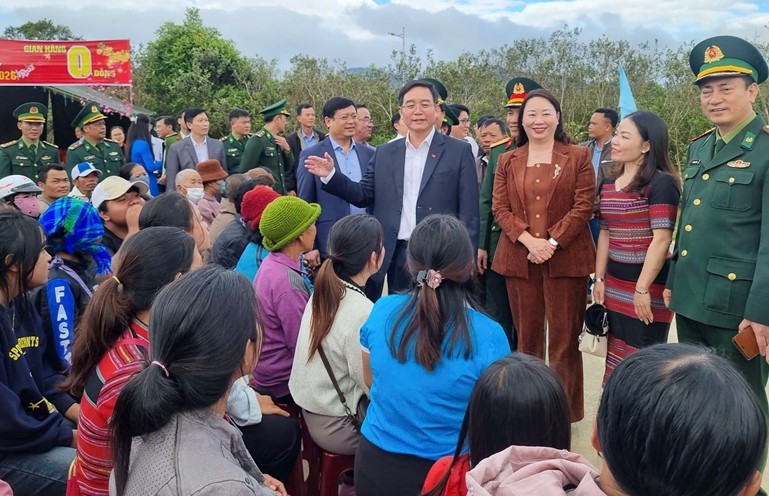 “Xuân Biên phòng - ấm lòng dân bản” chung tay lo Tết cho người dân biên giới