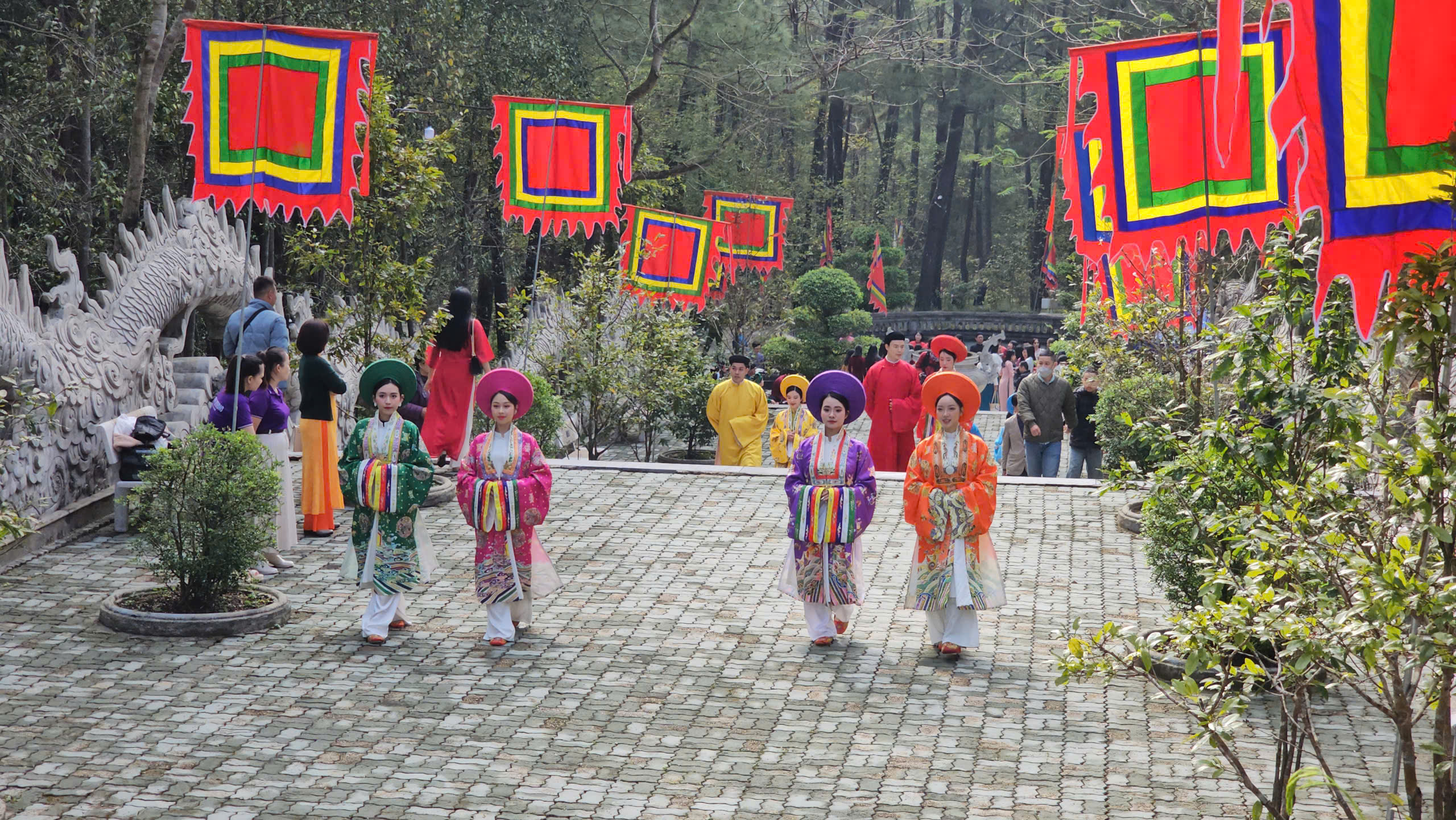 Lễ hội Đền Huyền Trân Xuân Bính Ngọ diễn ra ngày Mồng 8 và 9 tháng Giêng