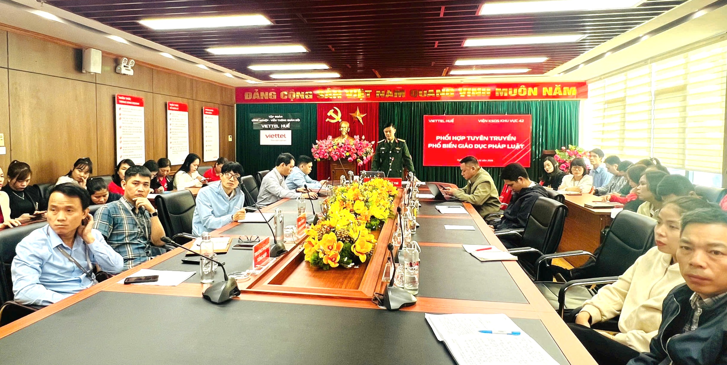 Tuyên truyền pháp luật cho hơn 200 sĩ quan, quân nhân chuyên nghiệp