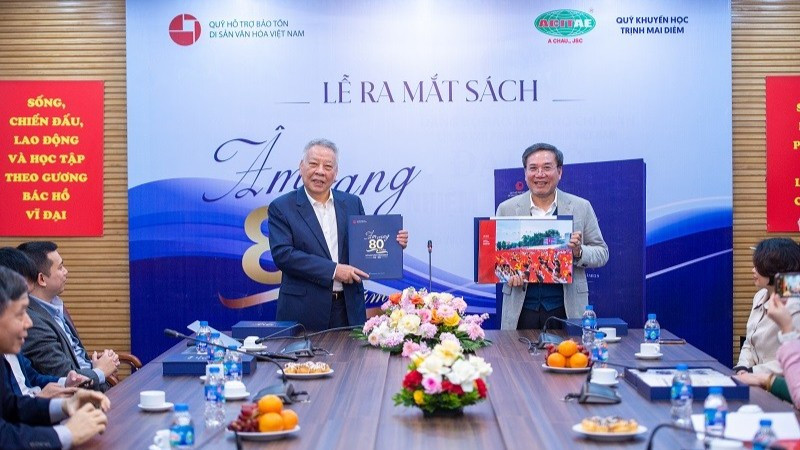 Ra mắt Sách ảnh “Âm vang 80 năm Cách mạng Tháng Tám và Quốc khánh 2 9”