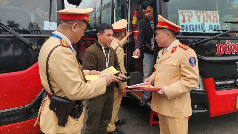 Tăng cường tổ chức vận tải bảo đảm trật tự, an toàn giao thông dịp Tết