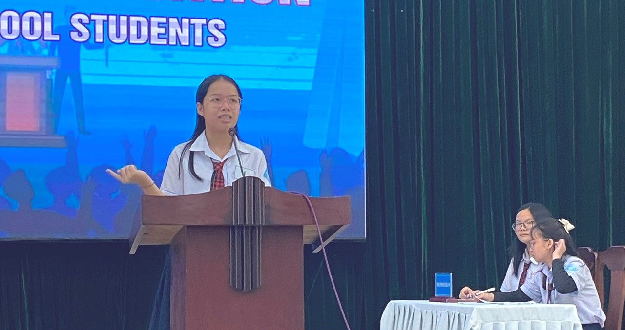 Hơn 300 học sinh THCS tham gia cuộc thi tranh biện tiếng Anh cấp thành phố