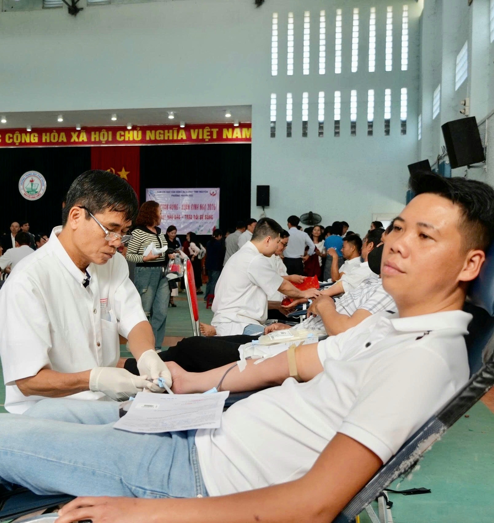 Hơn 220 tình nguyện viên tham gia hiến máu tại Lễ hội Xuân hồng